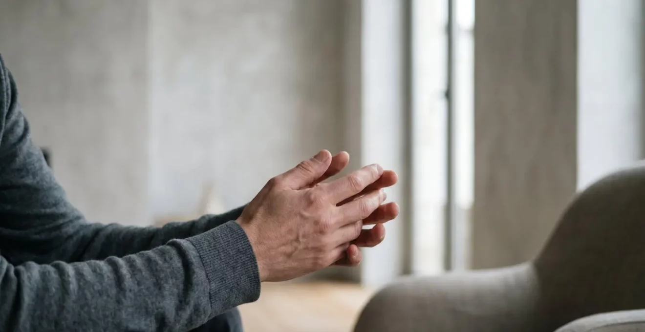 Représentation métaphorique de la manipulation psychologique utilisée dans les arnaques au phishing